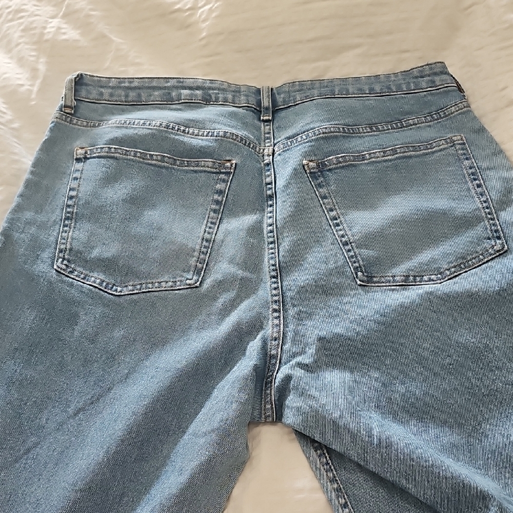 Everlane Men's Relaxed Light Blue Jeans - Picture 3 of 3